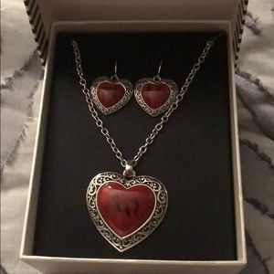 Necklace and earring set